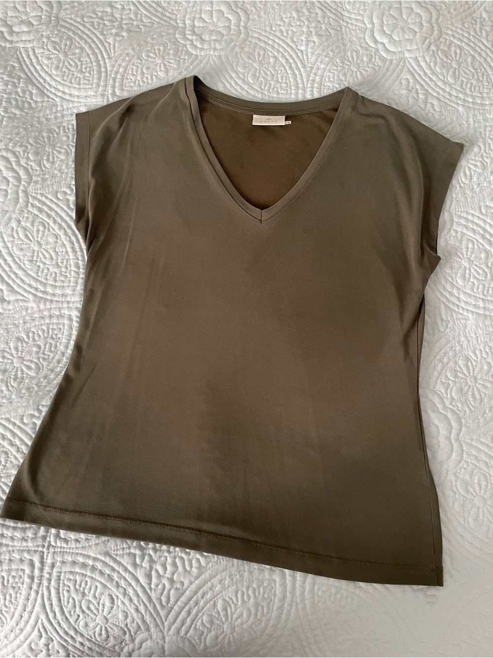 Women's V-Neck Short Sleeve Tee in Olive